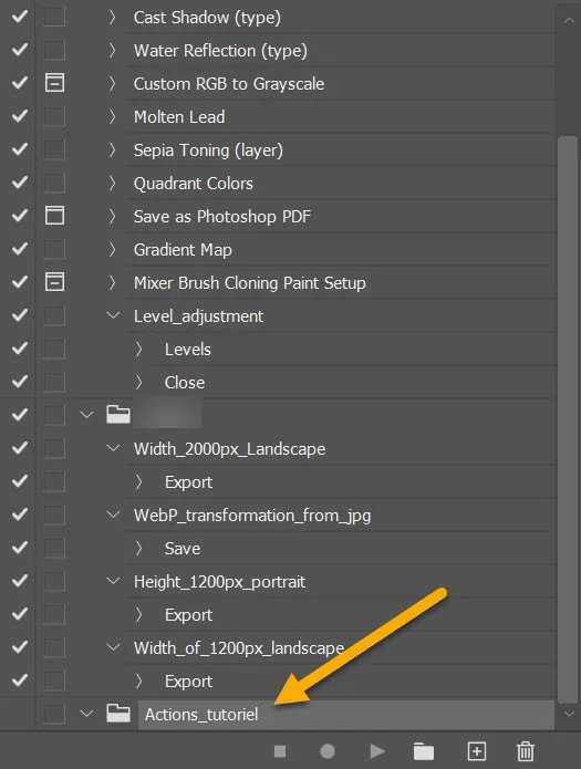 Panneau Action de Photoshop, une flèche pointe vers le symbole du new Set créé